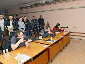 Соревнования по стрельбе в рамках заводской спартакиады